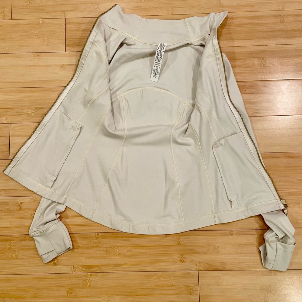 WORN ONCE LULULEMON DEFINE NULU AUTHENTIC JACKET - Picture 12 of 12